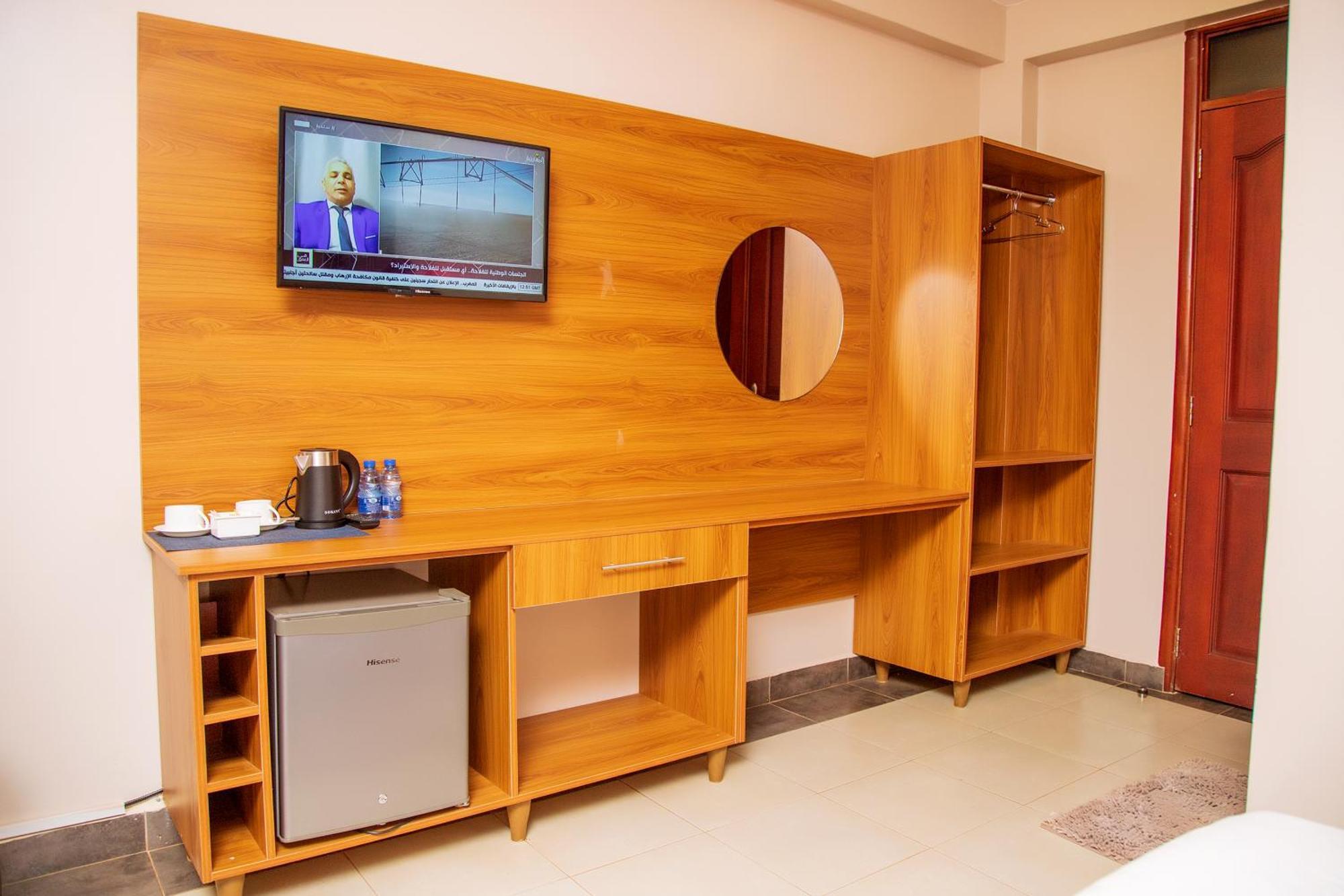 Blue Berries Hotel Ентеббе Екстер'єр фото